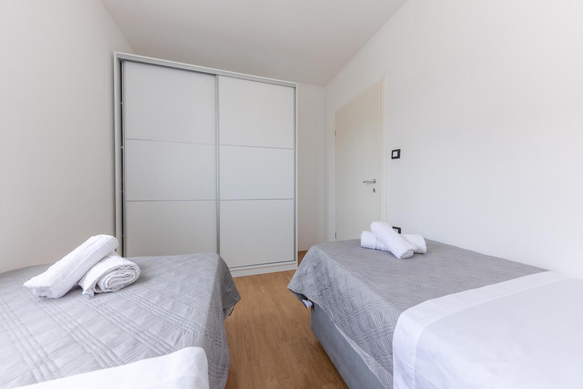 House Niko M With 6 Apartments Spalato Esterno foto