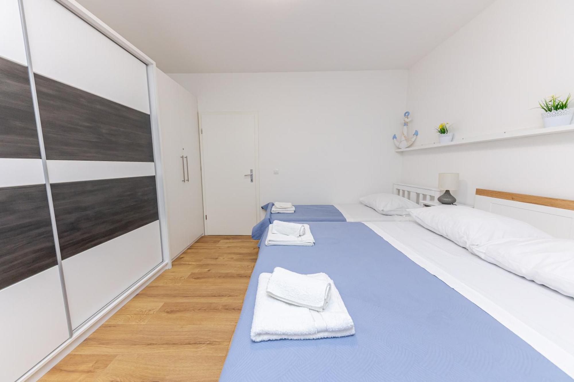 House Niko M With 6 Apartments Spalato Esterno foto