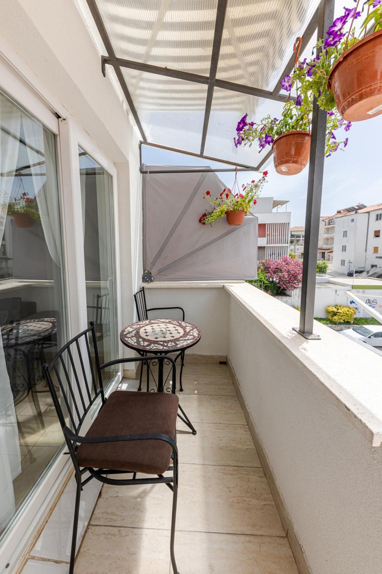 House Niko M With 6 Apartments Spalato Esterno foto