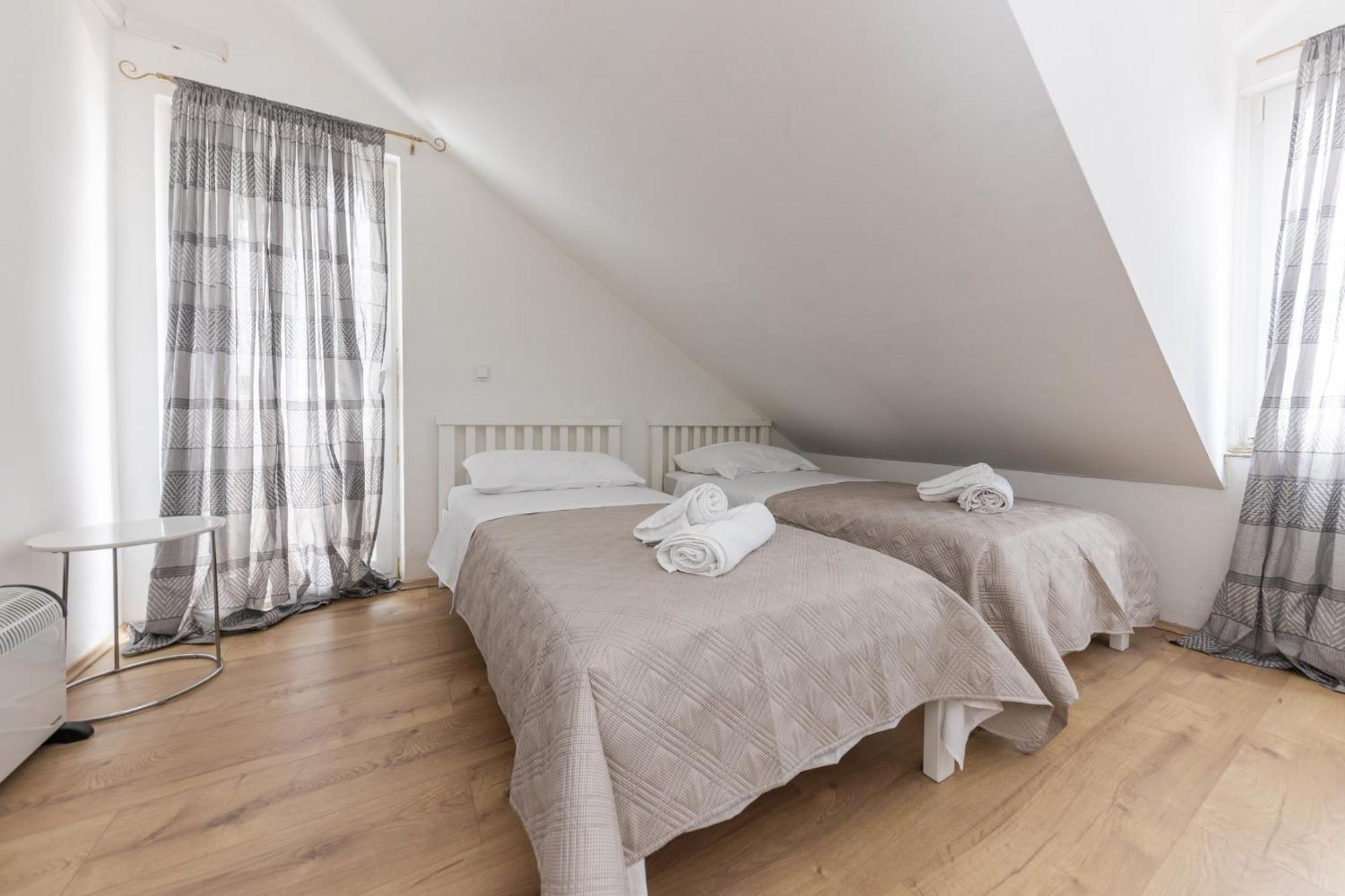 House Niko M With 6 Apartments Spalato Esterno foto