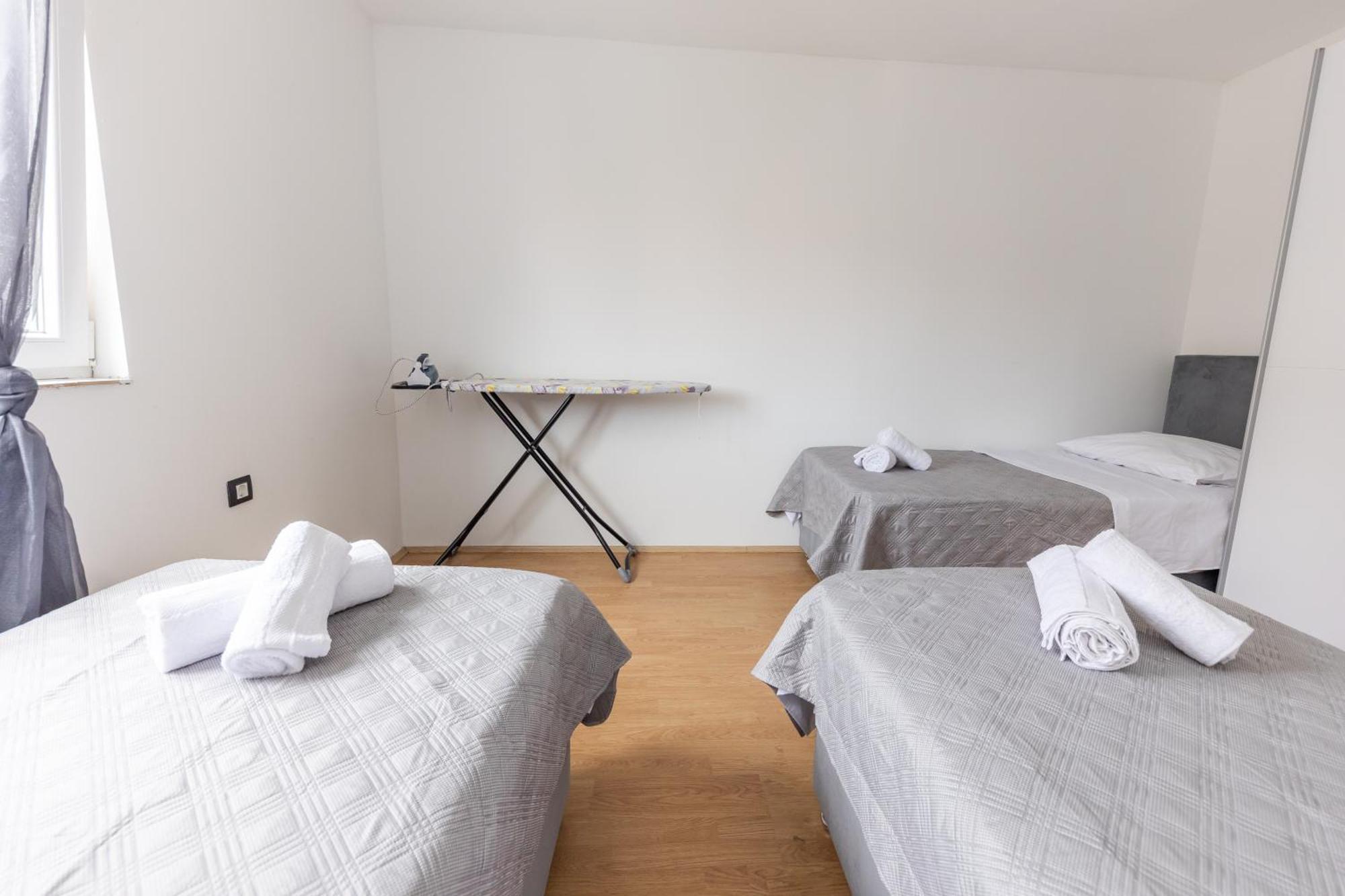 House Niko M With 6 Apartments Spalato Esterno foto